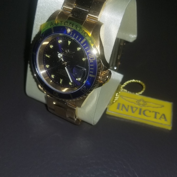 Invicta Pro-Diving Watch - Picture 5 of 7